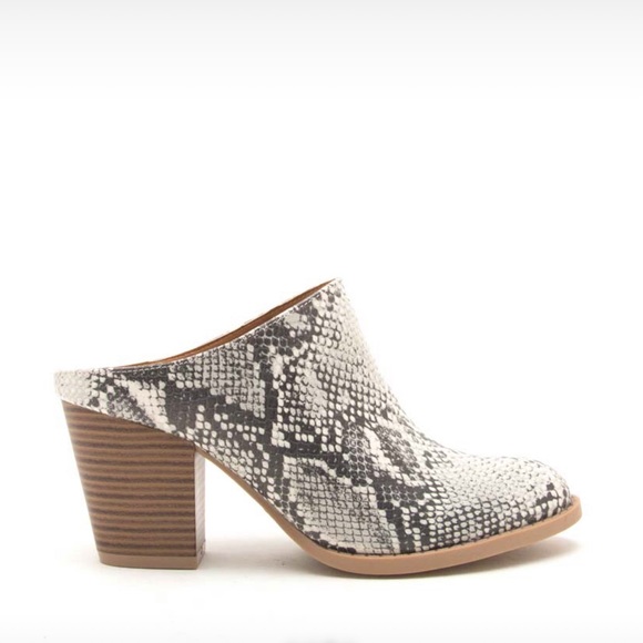 Stone Black Snake Mule Booties - Picture 7 of 8